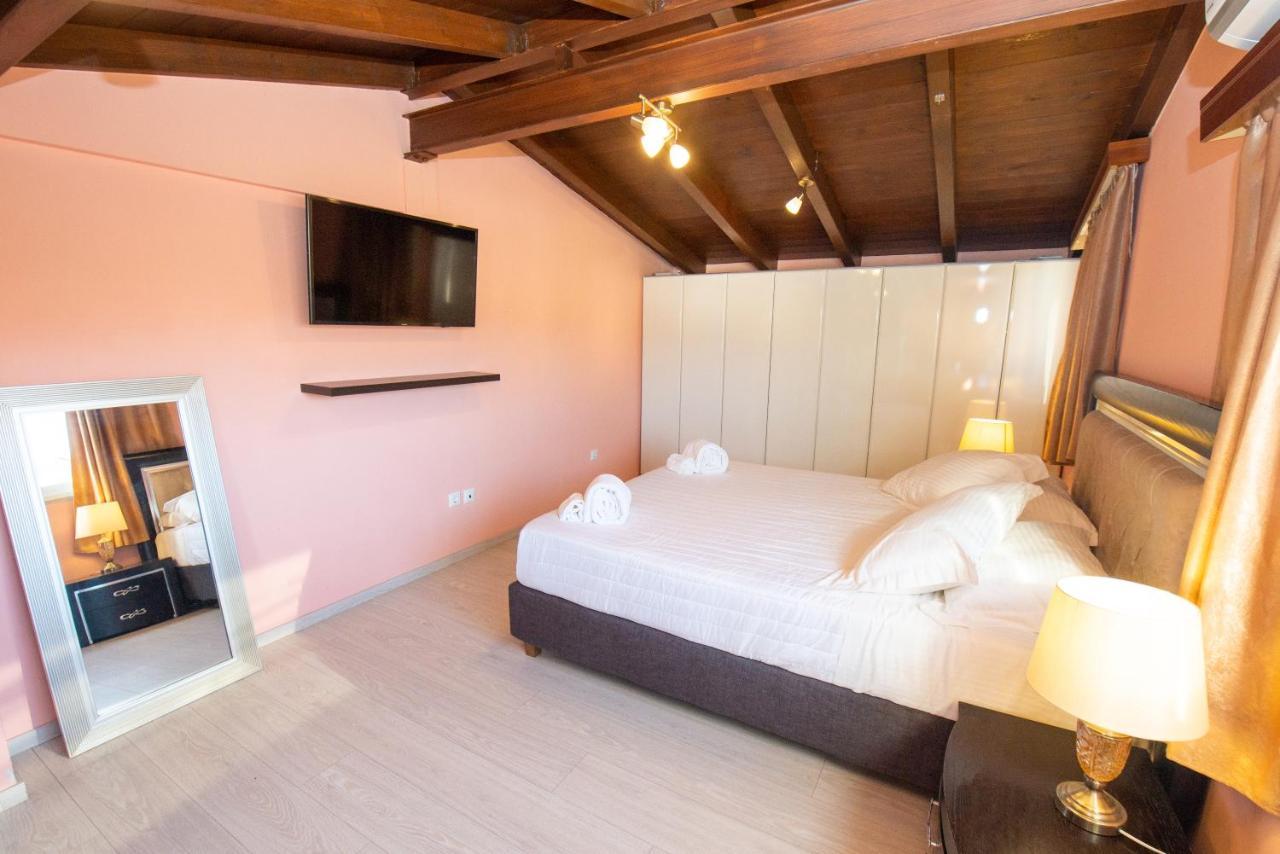 Venetian Apartments, 650M From Corfu Port Exterior photo